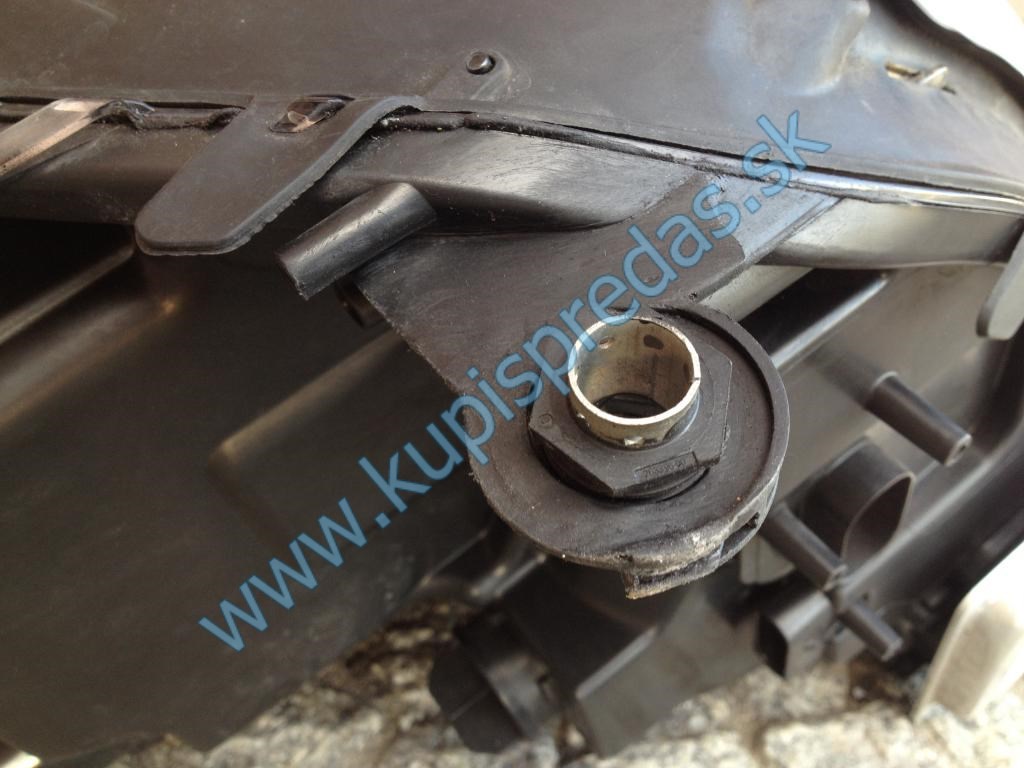 Predné pravé Xenon svetlo MERCEDES ML W164